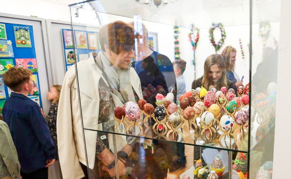 Rodzinne warsztaty zdobienia jajek wielkanocnych w Muzeum w Raciborzu - Serwis informacyjny z Raciborza - naszraciborz.pl