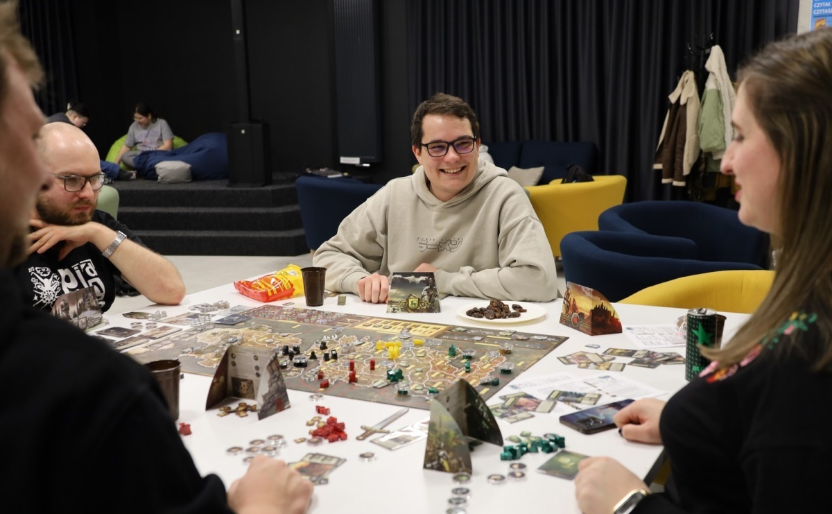 Nie spać, grać! Noc z Grami bez prądu na Stacji Młodych - Serwis informacyjny z Raciborza - naszraciborz.pl