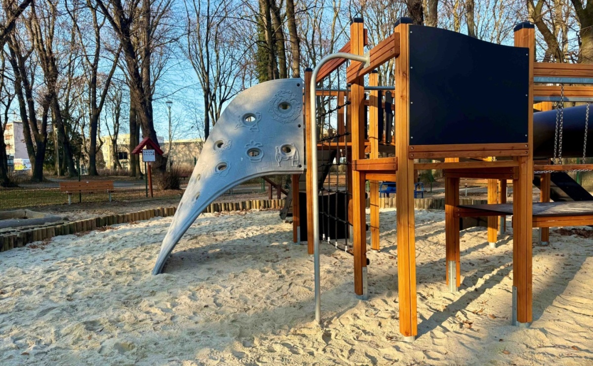 Plac zabaw w Parku im. Miasta Roth ponownie otwarty - Serwis informacyjny z Raciborza - naszraciborz.pl