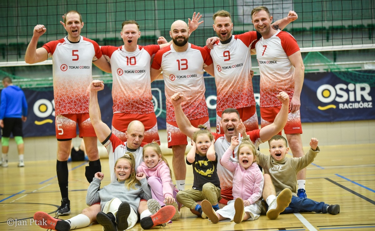 Tokai Cobex najlepszy w XIII Turnieju Siatkarskim Zakładów Pracy i Służb Mundurowych w Raciborzu - Serwis informacyjny z Raciborza - naszraciborz.pl