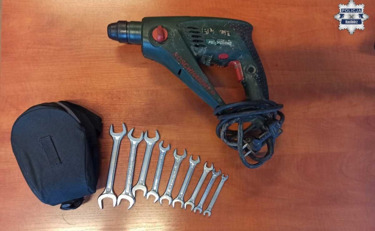 Włamania do piwnic w Raciborzu. Policja odzyskała przedmioty i szuka ich właścicieli - Serwis informacyjny z Raciborza - naszraciborz.pl