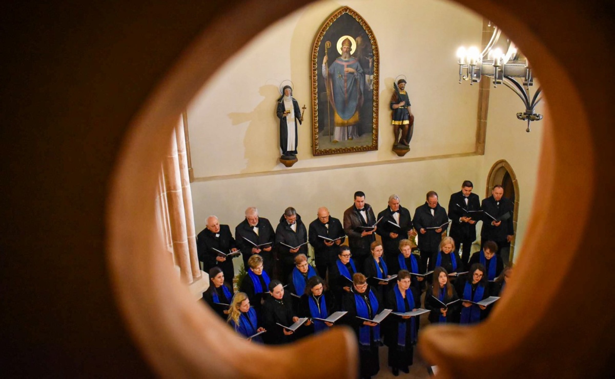 Pasyjna zaduma na Zamku Piastowskim. Koncert chóru z Krzyżanowic [FOTO i WIDEO] - Serwis informacyjny z Raciborza - naszraciborz.pl