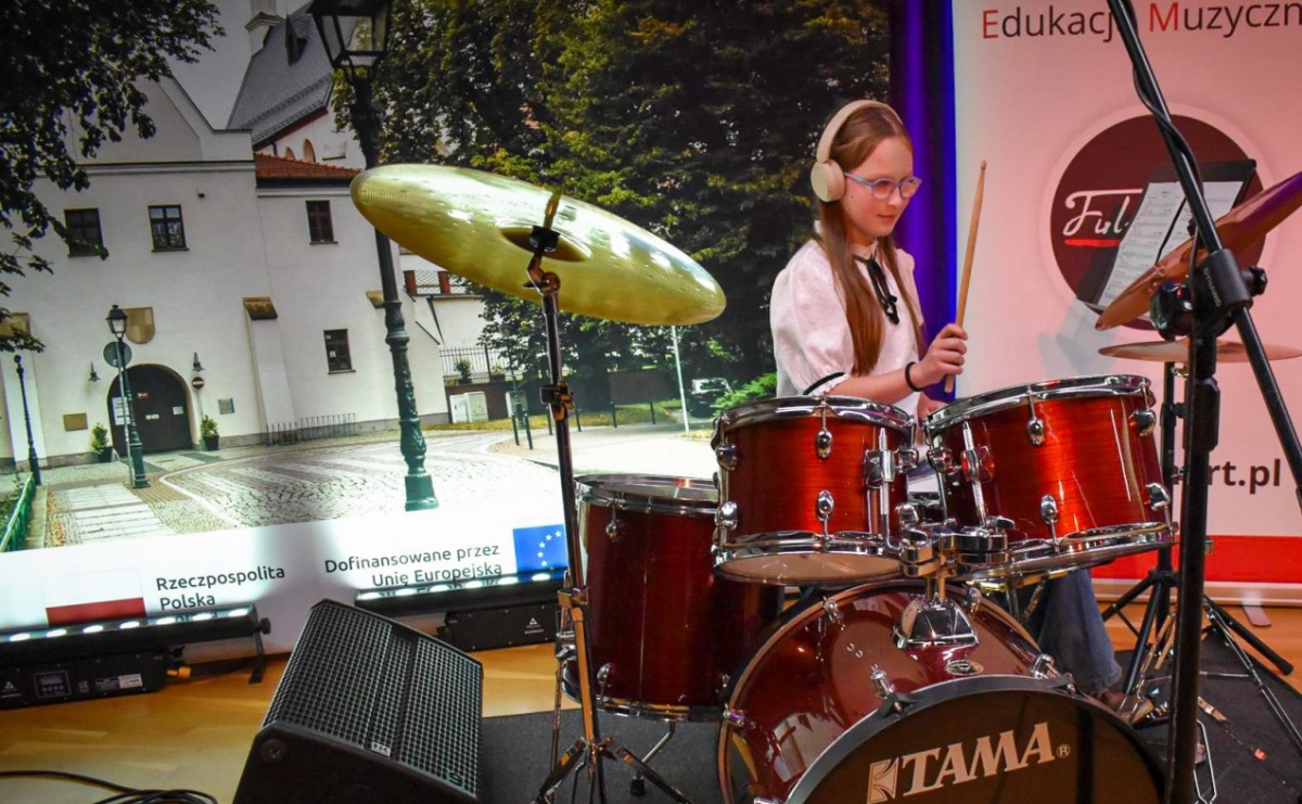 Muzyczne powitanie wiosny na Zamku Piastowskim – koncert uczniów Ogniska Muzycznego Fulnart - Serwis informacyjny z Raciborza - naszraciborz.pl