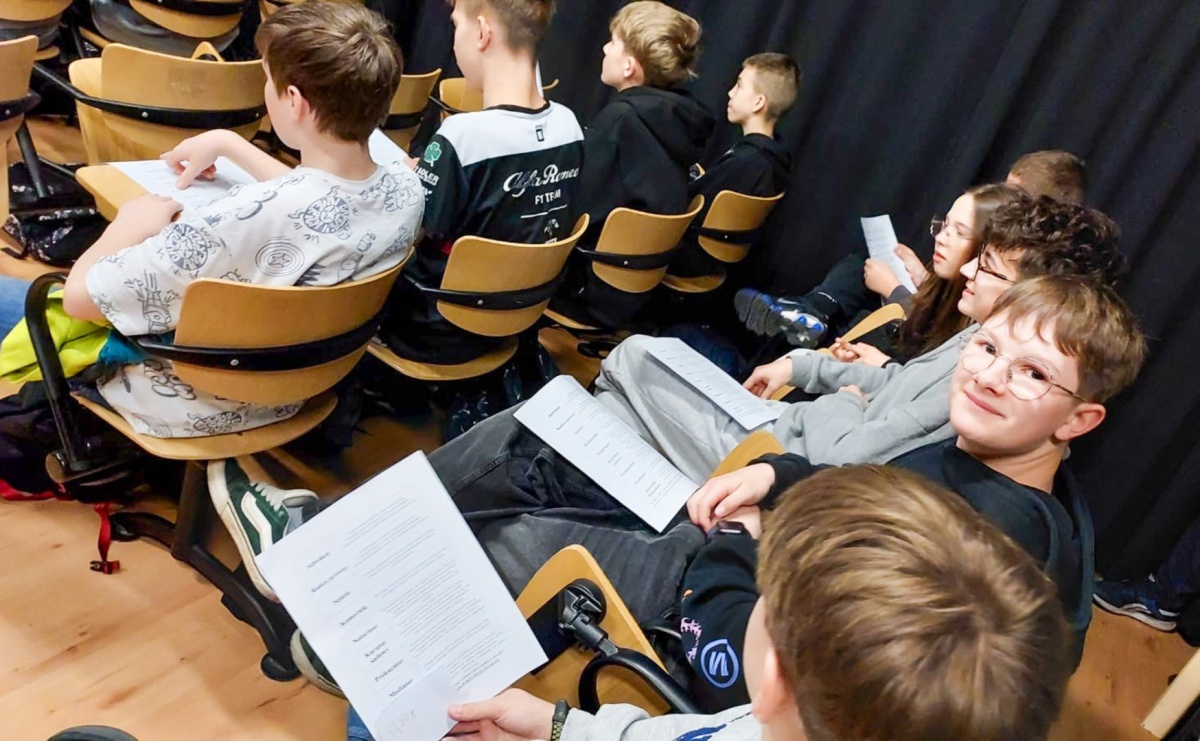 Prawo w praktyce – uczniowie SP1 wcielili się w role prawników - Serwis informacyjny z Raciborza - naszraciborz.pl