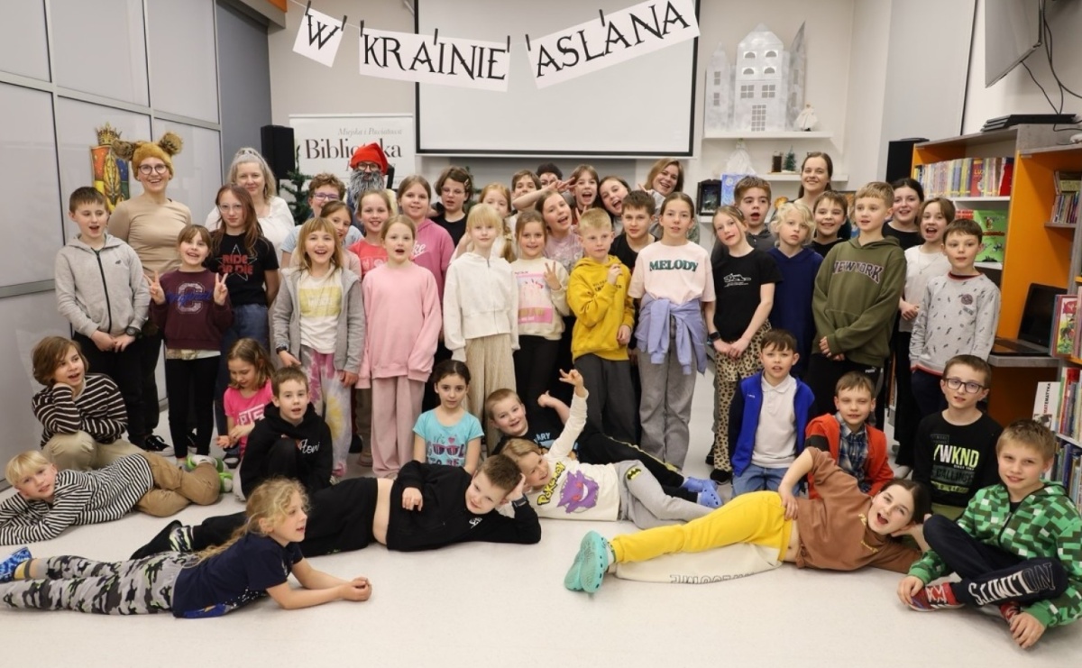 Biblioteka pełna magii - Noc z Andersenem 2026 w krainie Narnii - Serwis informacyjny z Raciborza - naszraciborz.pl