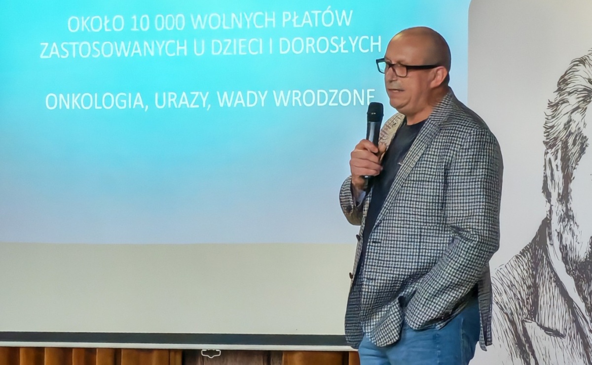 Jestem z Kasprowicza. Wybitny chirurg odwiedził I LO - Serwis informacyjny z Raciborza - naszraciborz.pl