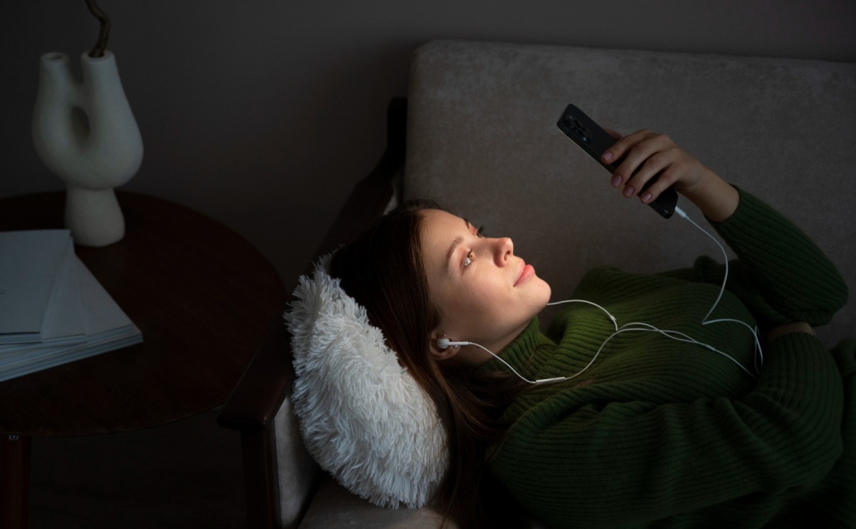 Mroczne sekrety z naszej okolicy wciągają tysiące słuchaczy. Dlaczego Ślązacy tak chętnie wybierają te kryminały? - Serwis informacyjny z Raciborza - naszraciborz.pl