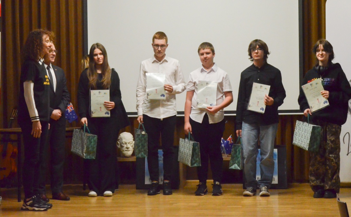 Młodzi angliści zabłysnęli w Raciborzu – sukces Powiatowego Konkursu Języka Angielskiego Tell Your Tale - Serwis informacyjny z Raciborza - naszraciborz.pl