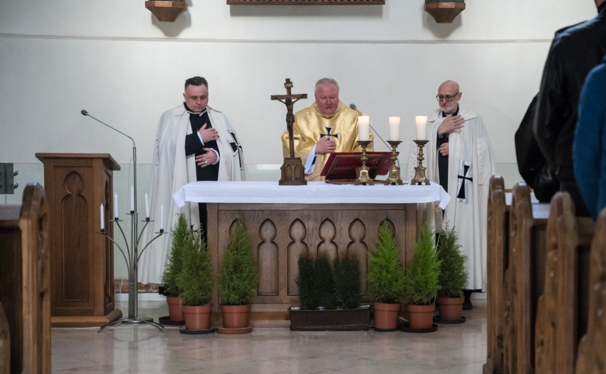 Krzyżacy w Raciborzu. Msza św. w kaplicy zamkowej nawiązała do historii księcia Mieszka - Serwis informacyjny z Raciborza - naszraciborz.pl