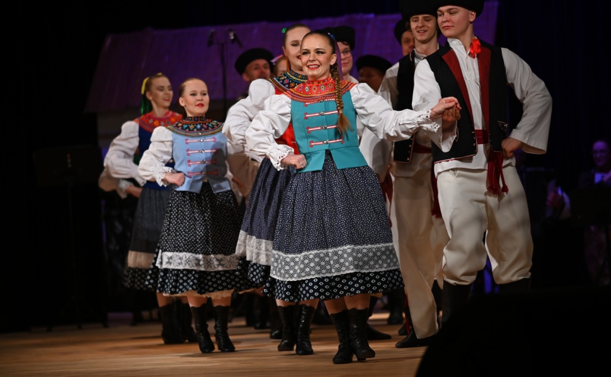 Taneczna podróż przez siedem regionów Polski na deskach RCK - Serwis informacyjny z Raciborza - naszraciborz.pl