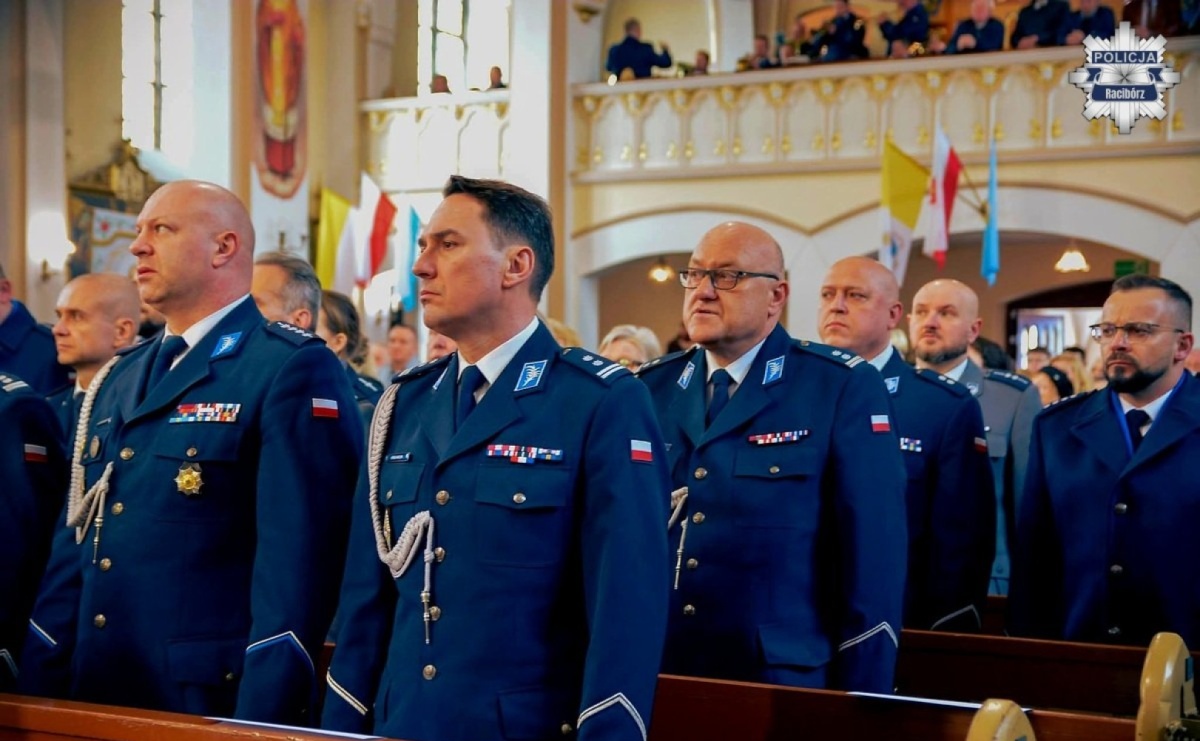 Funkcjonariusze z Raciborza na uroczystości w Marklowicach - Serwis informacyjny z Raciborza - naszraciborz.pl