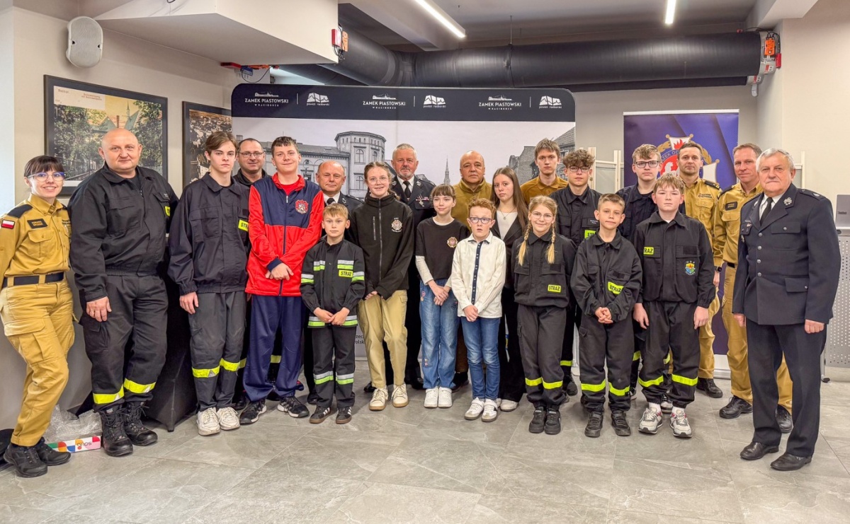 Wiedza pożarnicza bez tajemnic. Powiatowy turniej Młodzież Zapobiega Pożarom na Zamku Piastowskim - Serwis informacyjny z Raciborza - naszraciborz.pl