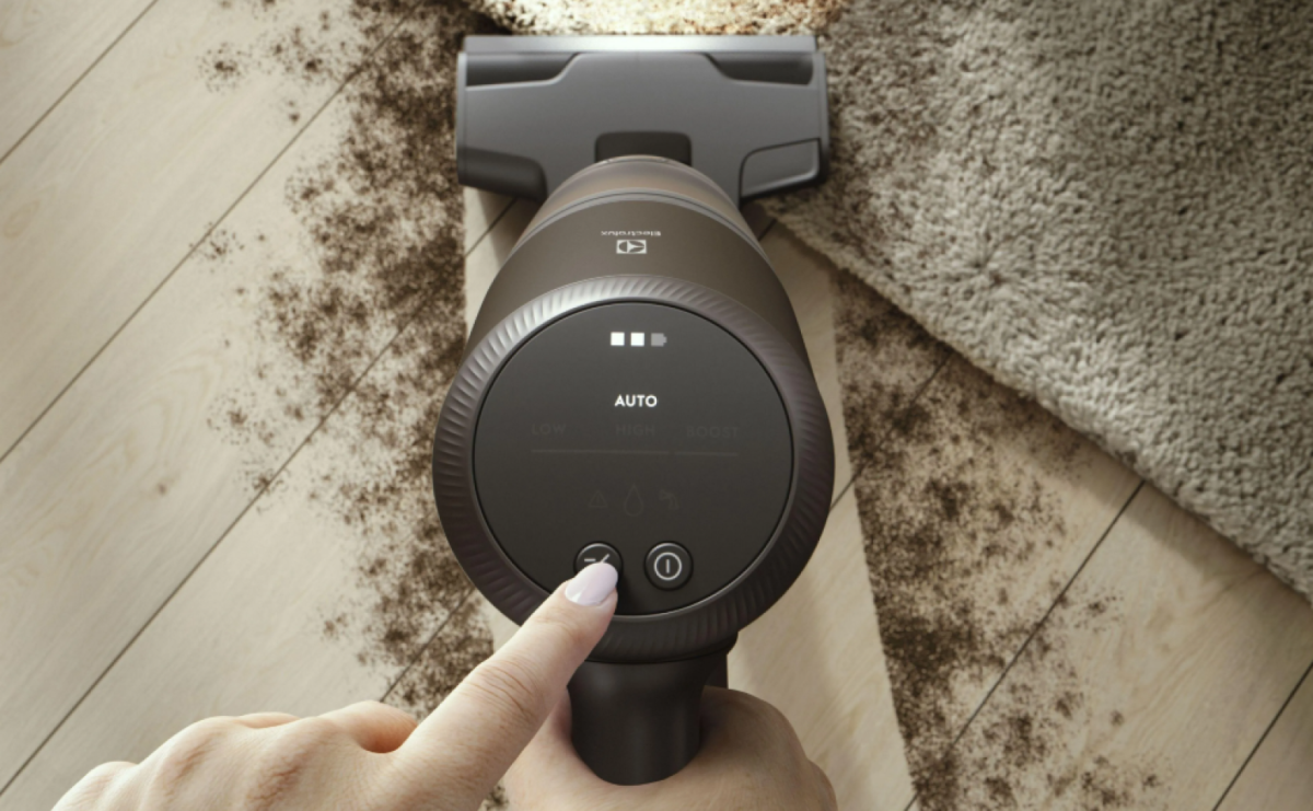 Skuteczne odkurzanie i mopowanie w całym domu z Electrolux Absolute Hygienic 800 - Serwis informacyjny z Raciborza - naszraciborz.pl