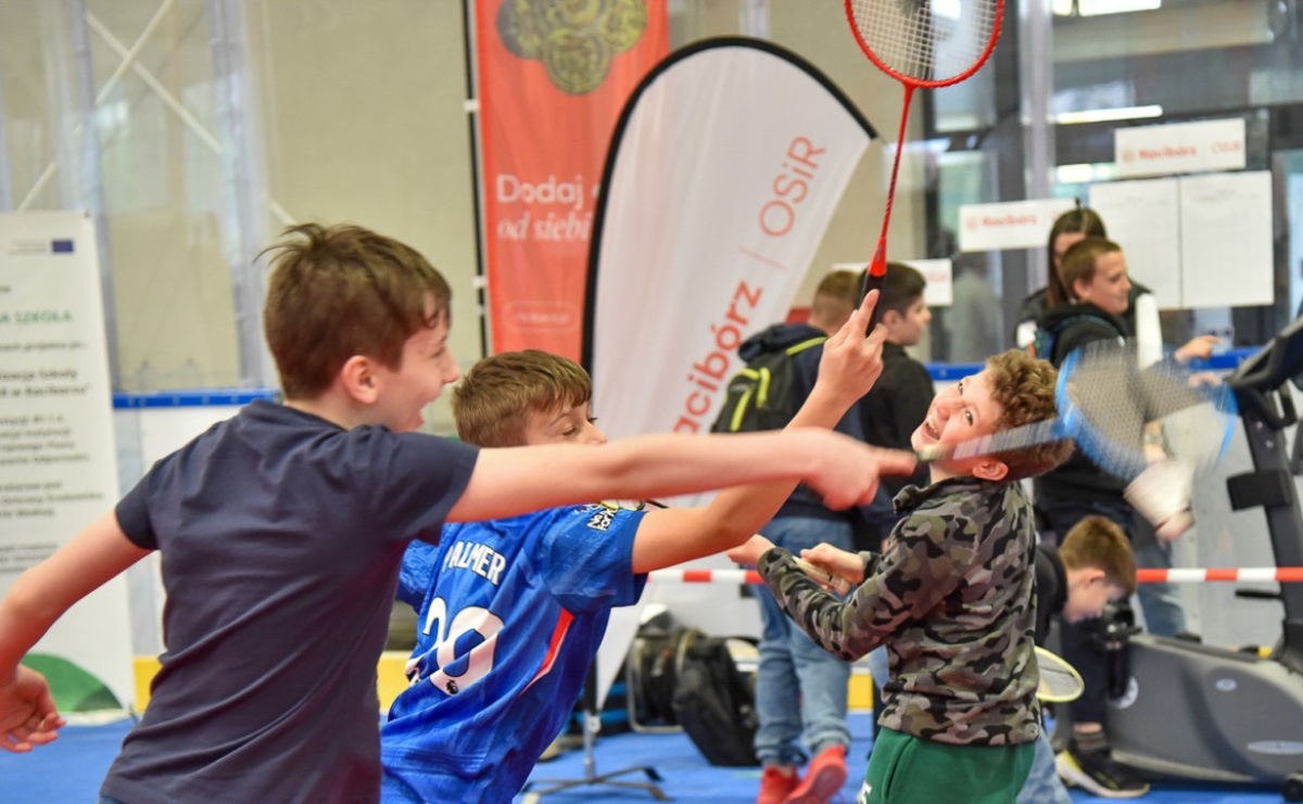 Lodowisko Piastor zmieniło przeznaczenie. Po ślizgawce czas na gry zespołowe i aktywności ruchowe - Serwis informacyjny z Raciborza - naszraciborz.pl