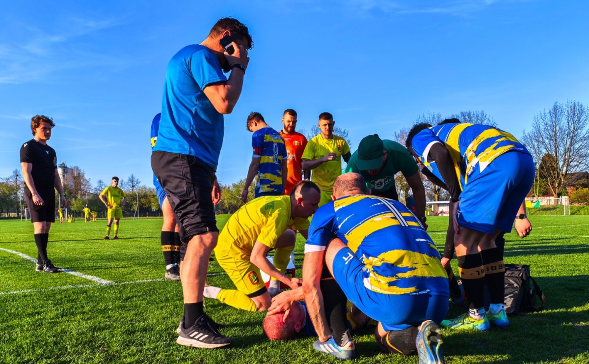 Walczyli dzielnie, przegrali na finiszu. Poważna kontuzja gracza Gamowa [FOTO] - Serwis informacyjny z Raciborza - naszraciborz.pl