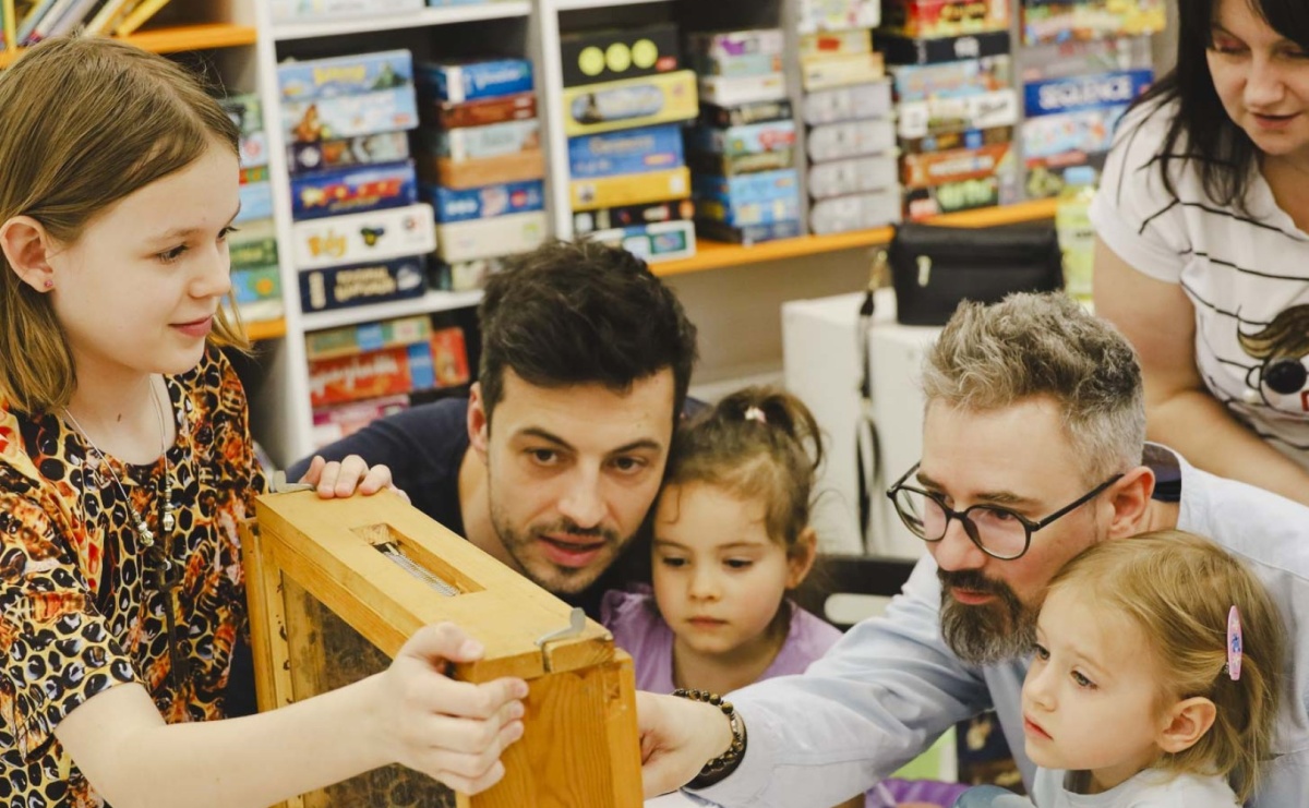 Tajemnice pszczół odkryte w Klubie Ojca w raciborskiej bibliotece - Serwis informacyjny z Raciborza - naszraciborz.pl