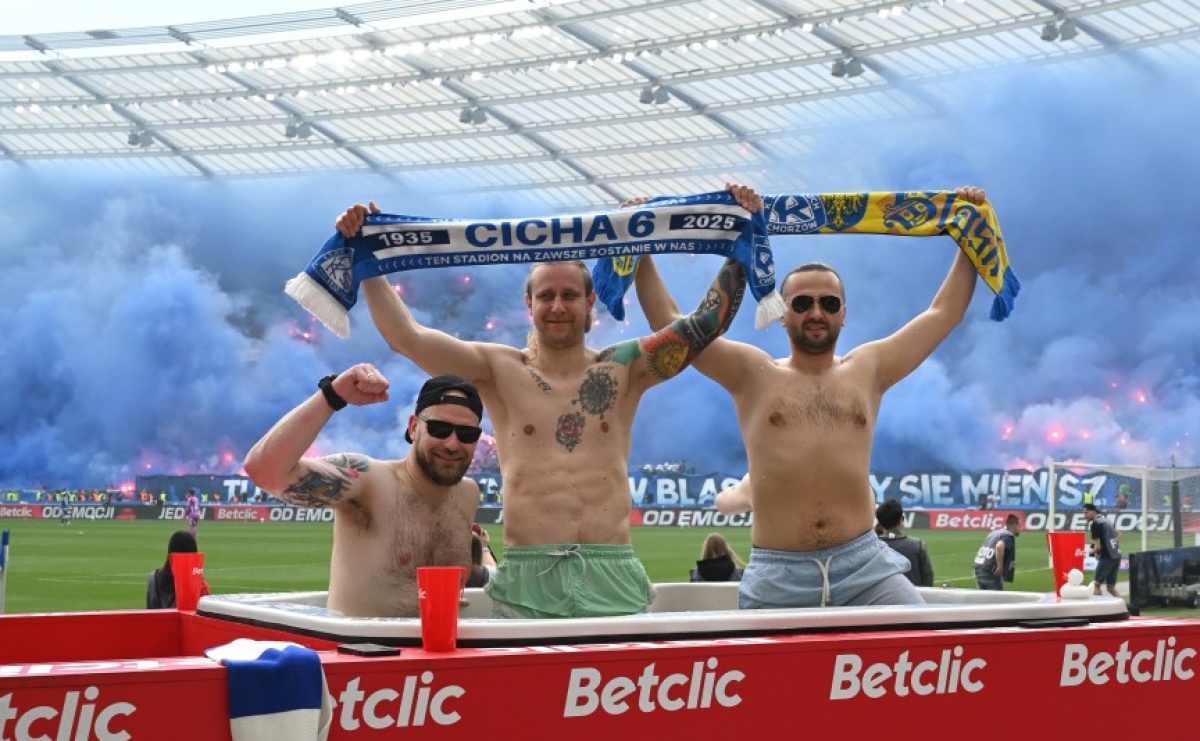 Piłkarskie święto na Stadionie Śląskim. Rekordowa frekwencja i wielkie emocje w meczu Ruchu z Wisłą - Serwis informacyjny z Raciborza - naszraciborz.pl