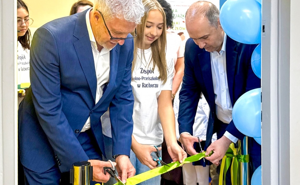 Nowoczesna pracownia informatyczna otwarta w ZSP1 w Markowicach - Serwis informacyjny z Raciborza - naszraciborz.pl