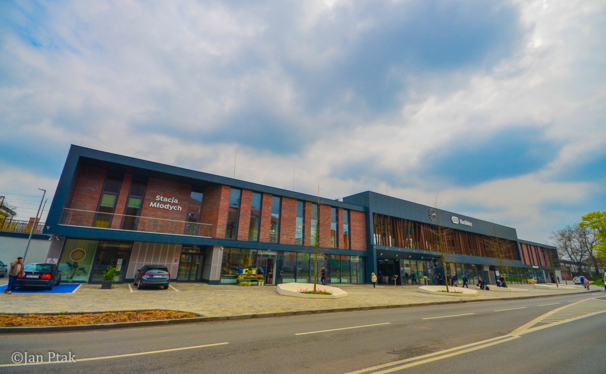 Dworzec PKP w Raciborzu: Zatoczki nie będzie, ale prezydent wskazuje alternatywy - Serwis informacyjny z Raciborza - naszraciborz.pl