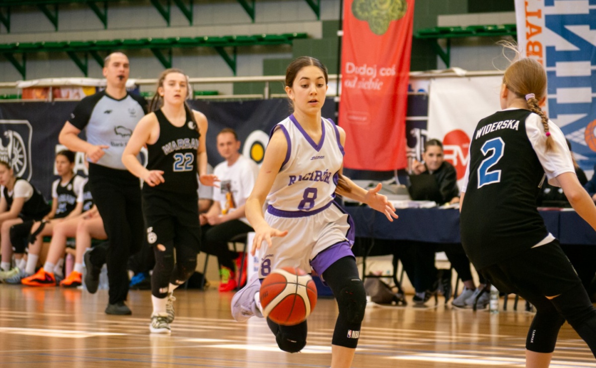Walka do końca mimo strat. Koszykarki MiniBasketball Racibórz uległy Warsaw Basketball [FOTO] - Serwis informacyjny z Raciborza - naszraciborz.pl