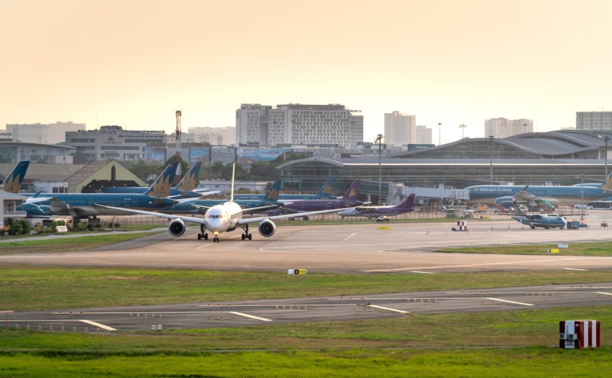Parking przy lotnisku – zostawić auto czy wybrać alternatywę? Co się bardziej opłaca - Serwis informacyjny z Raciborza - naszraciborz.pl