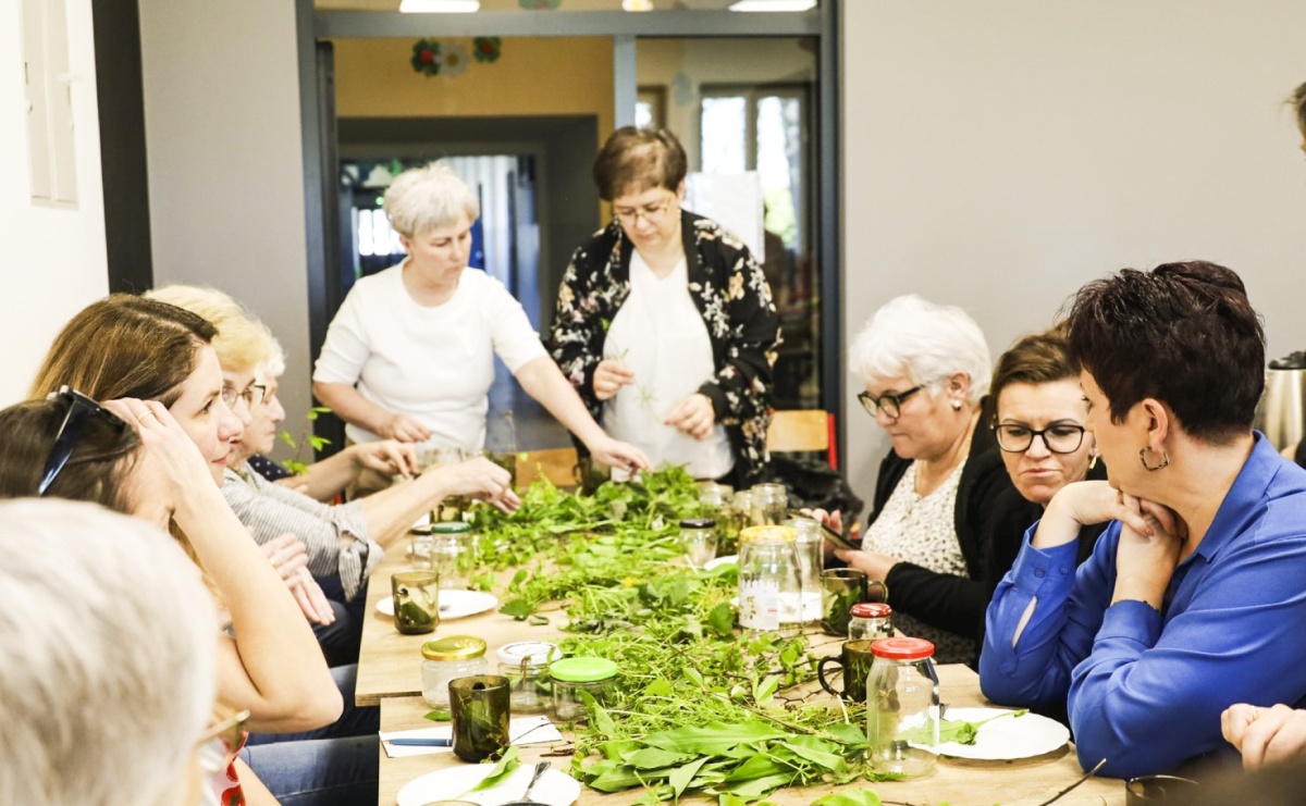 Wiosenna odnowa - warsztaty zielarskie w bibliotece - Serwis informacyjny z Raciborza - naszraciborz.pl