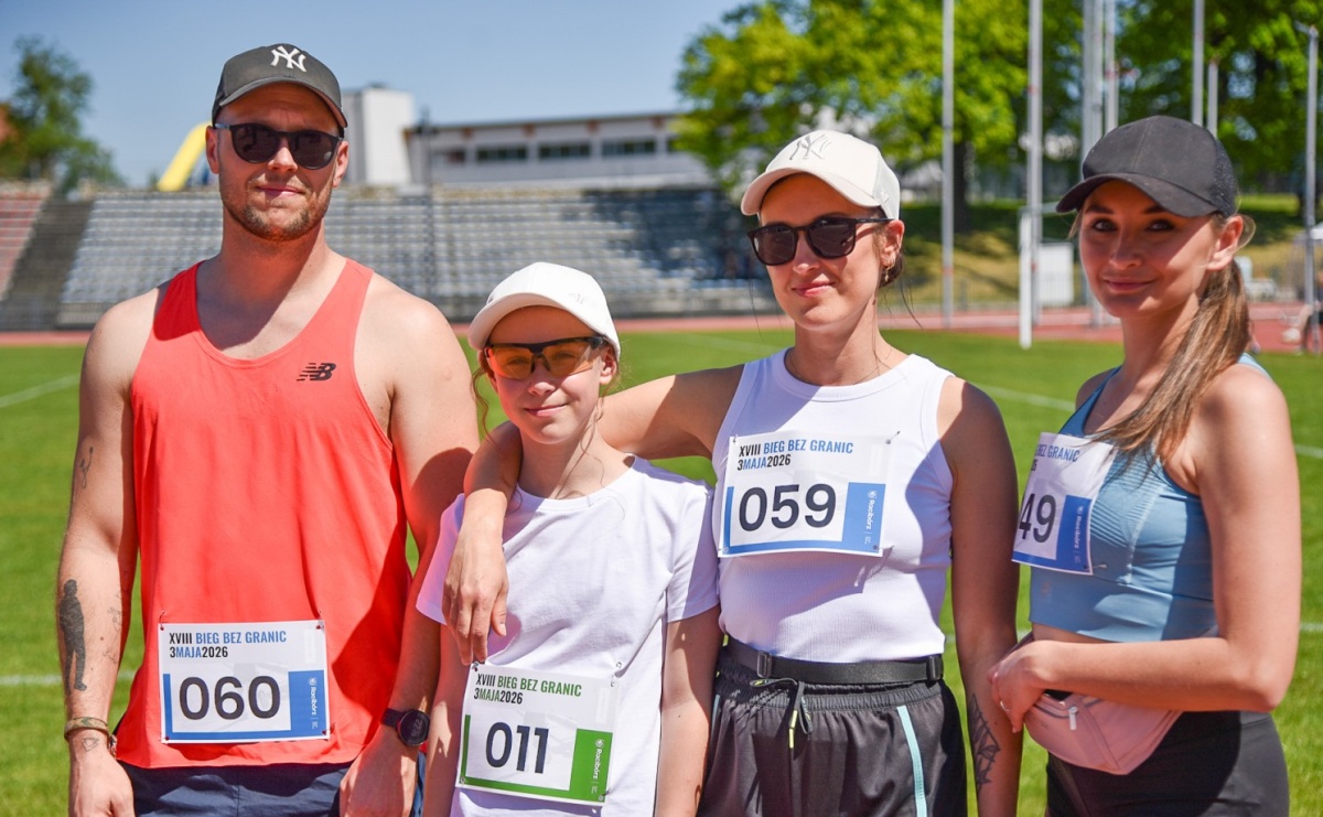 Bieg bez granic na stadionie OSiR. Sportowe święto 3 maja w Raciborzu [FOTO] - Serwis informacyjny z Raciborza - naszraciborz.pl