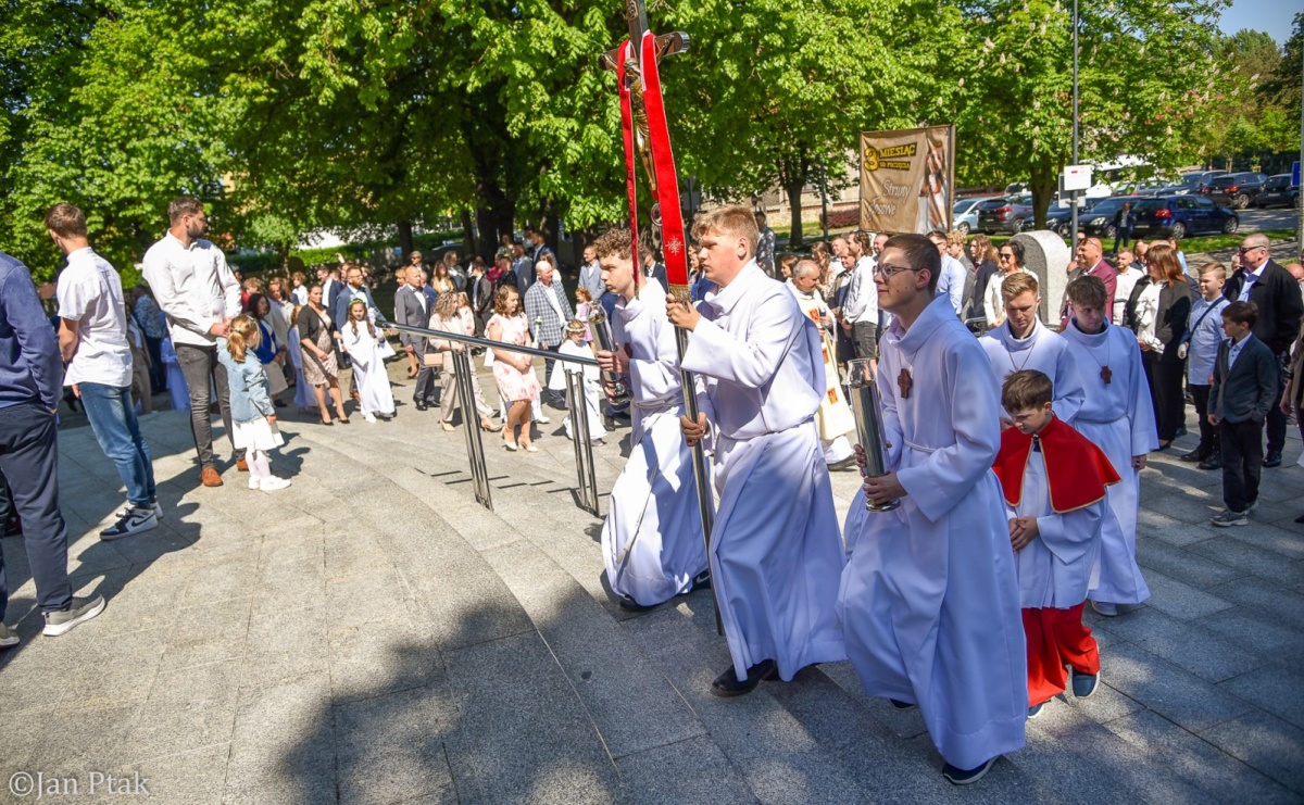Maj miesiącem Pierwszej Komunii Świętej w parafiach ziemi raciborskiej [FOTO] - Serwis informacyjny z Raciborza - naszraciborz.pl