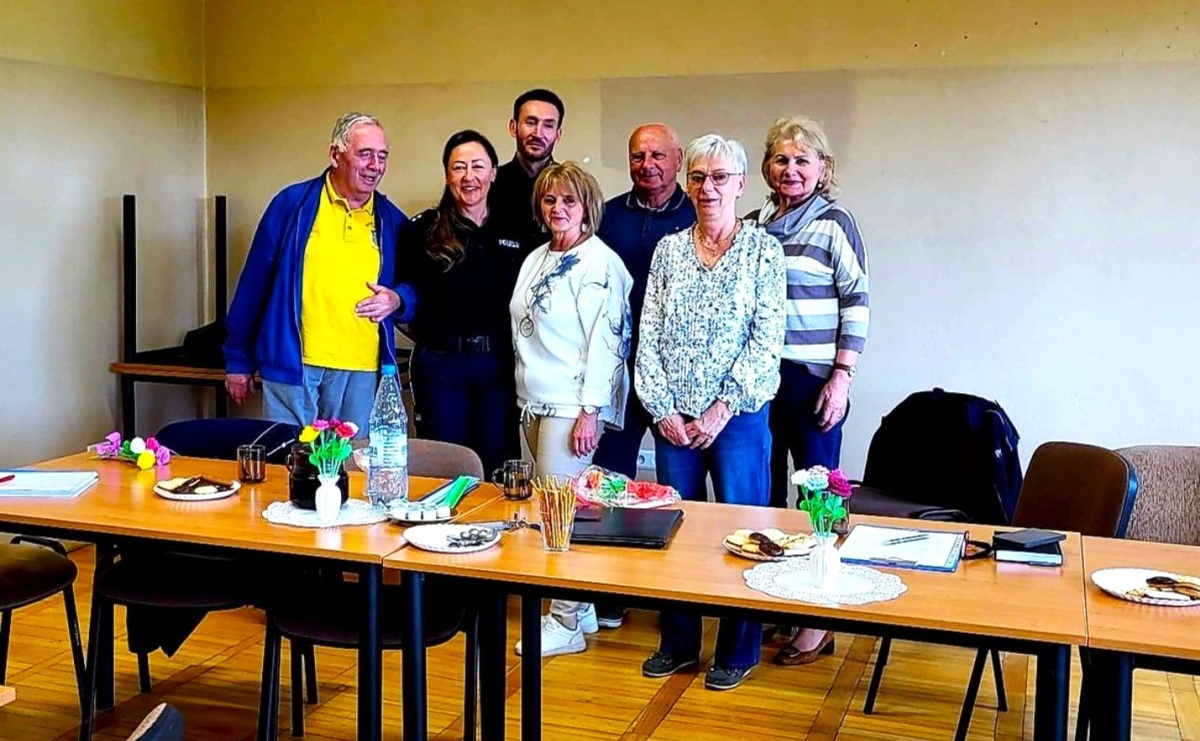 Jak nie dać się oszustom? Policjanci rozmawiali z seniorami w Raciborzu - Serwis informacyjny z Raciborza - naszraciborz.pl
