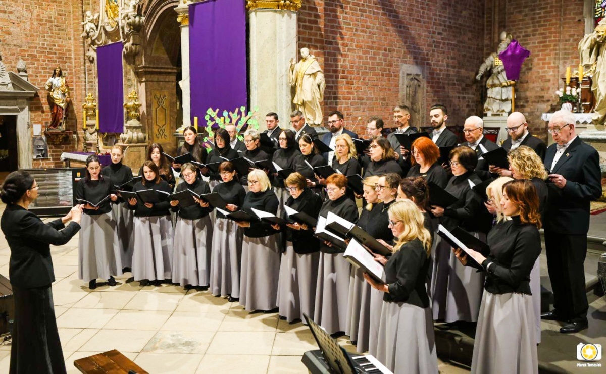 Koncert pieśni maryjnych w rudzkiej bazylice - Serwis informacyjny z Raciborza - naszraciborz.pl