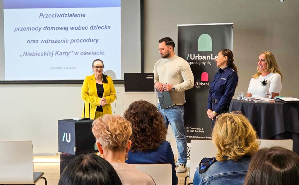 Szkolenie w Urban Labie o przeciwdziałaniu przemocy domowej wobec dzieci i procedurze Niebieskiej Karty - Serwis informacyjny z Raciborza - naszraciborz.pl