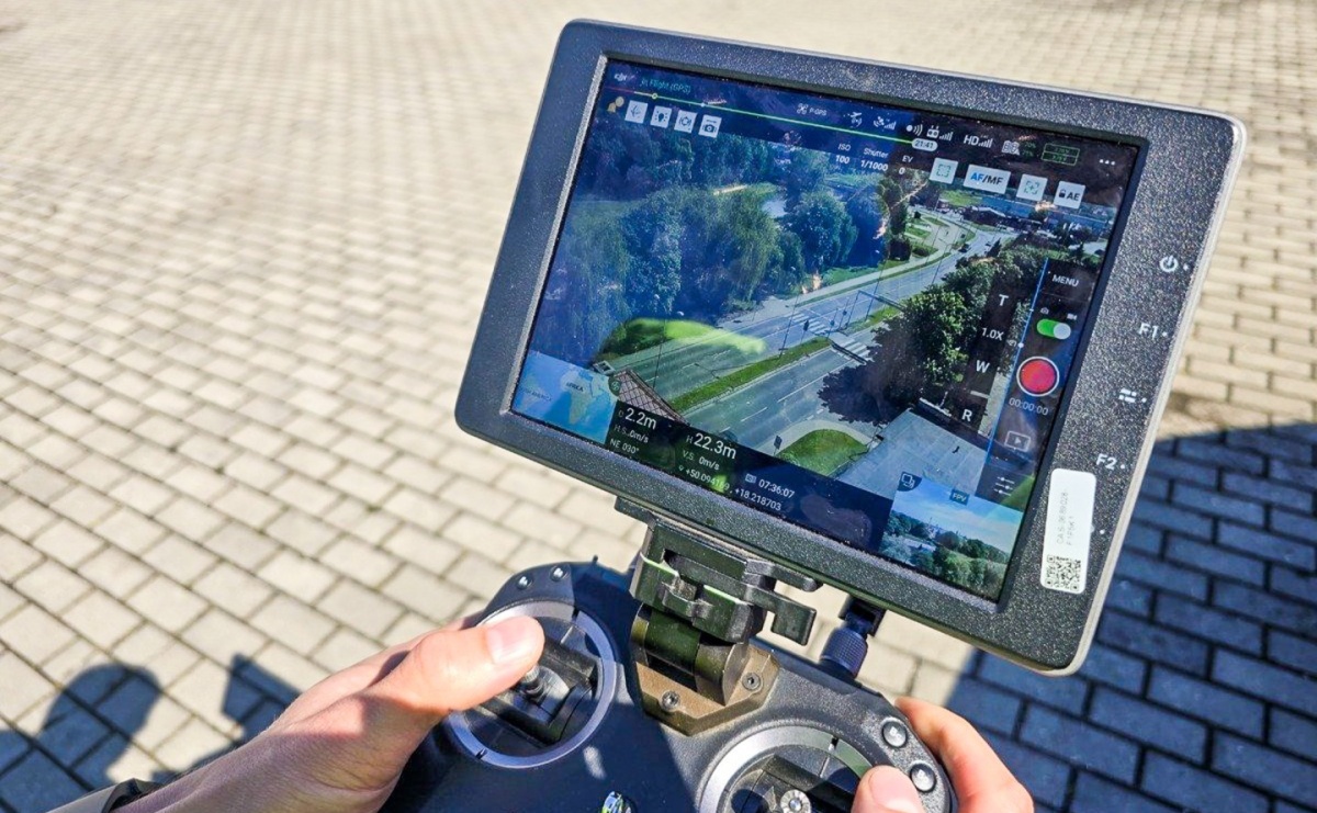 Dron nad Odrostradą. Policyjna akcja PIESZY - Serwis informacyjny z Raciborza - naszraciborz.pl