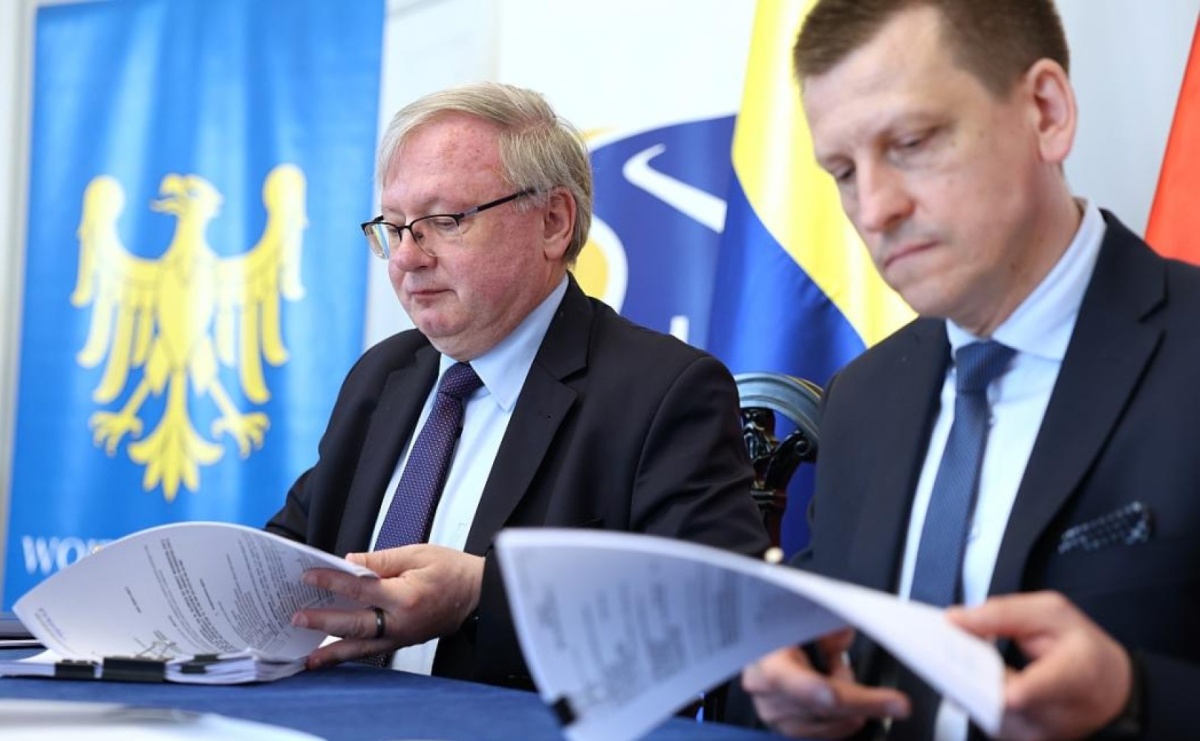 Podpisano umowę na przebudowę DW 935. Odcinek z Rzuchowa do Rydułtów zostanie zmodernizowany do 2029 roku - Serwis informacyjny z Raciborza - naszraciborz.pl