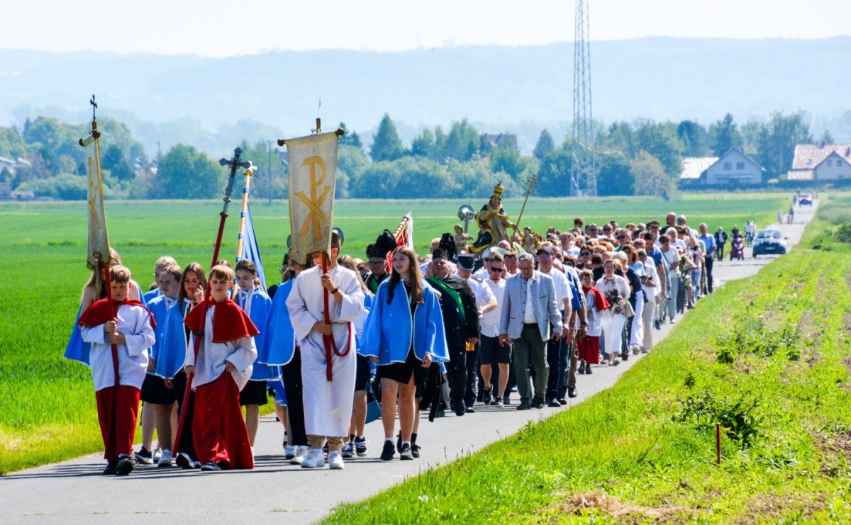 Procesja na Urbanek łączy wiernych polsko-czeskiego pogranicza - Serwis informacyjny z Raciborza - naszraciborz.pl