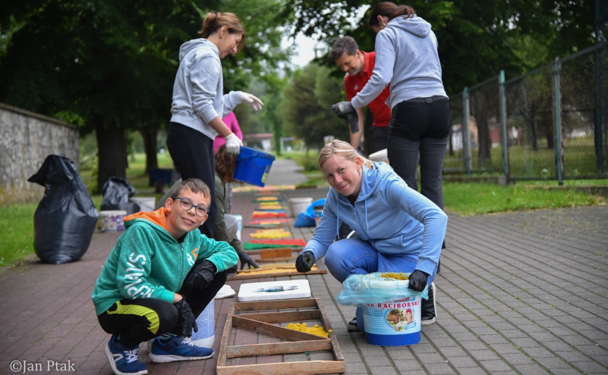 Przygotowania do procesji Bożego Ciała w parafiach NSPJ i Matki Bożej [FOTO] - Serwis informacyjny z Raciborza - naszraciborz.pl