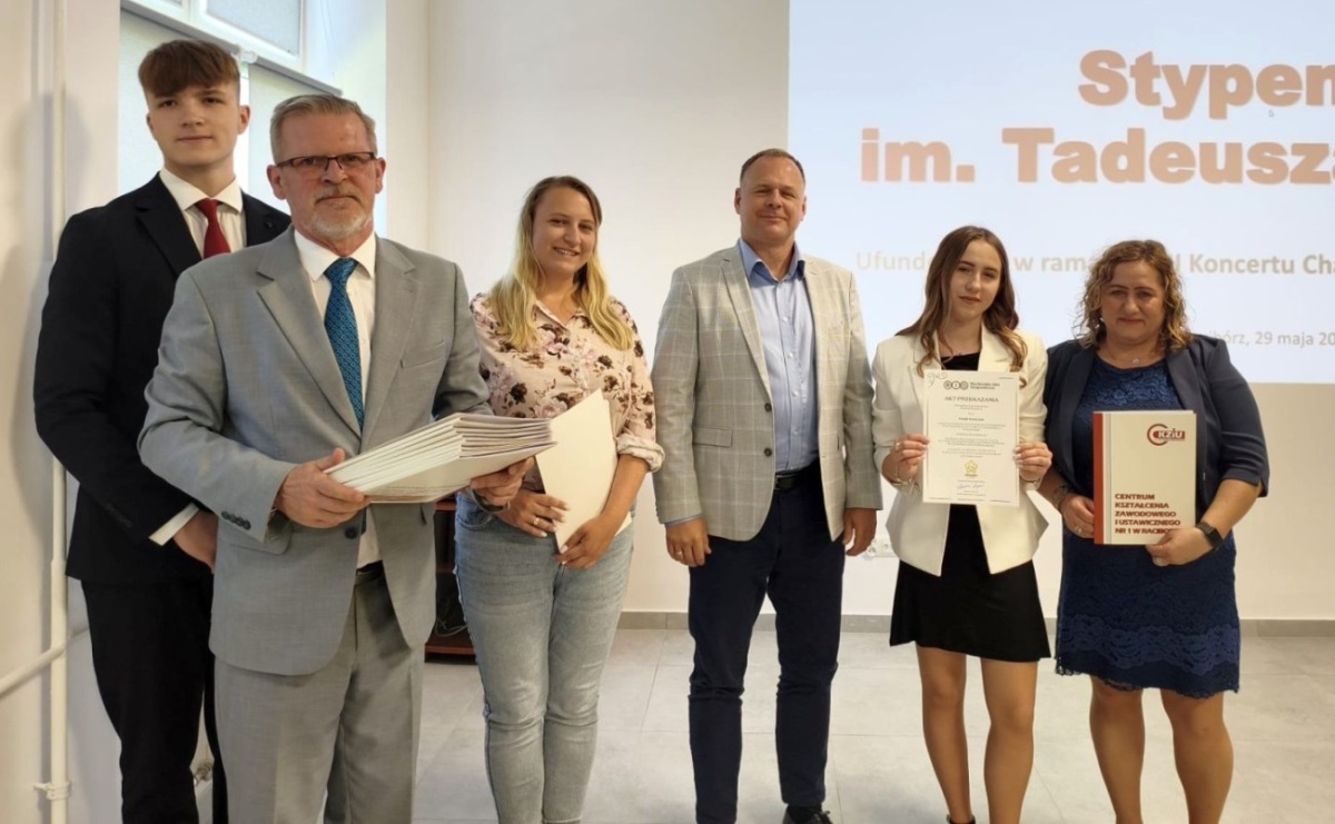 W CKZiU nr 1 Budowlanka-Gastronomik wręczono Stypendia im. Tadeusza Ekierta - Serwis informacyjny z Raciborza - naszraciborz.pl
