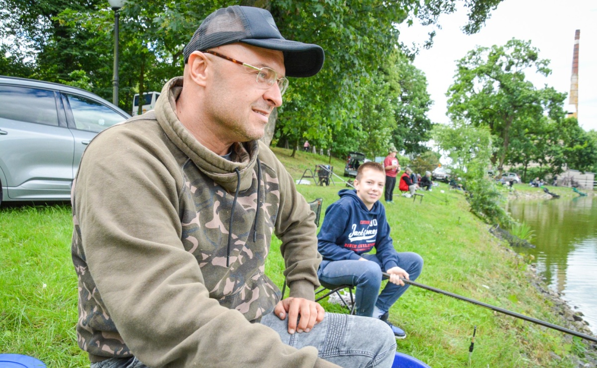 Rodzinne wędkowanie w Krowiarkach. Puchar Wójta dla Patryka i Szymona Lepiorzów - Serwis informacyjny z Raciborza - naszraciborz.pl
