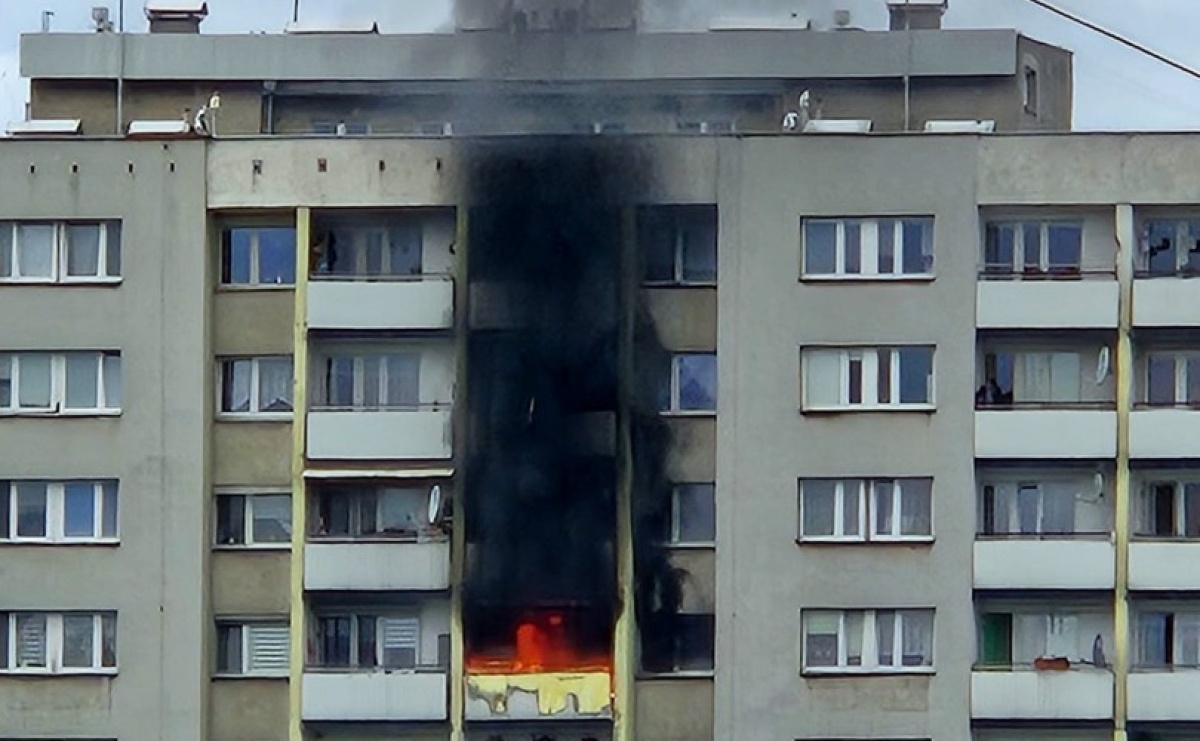 Pożar mieszkania przy ul. Katowickiej w Raciborzu - Serwis informacyjny z Raciborza - naszraciborz.pl