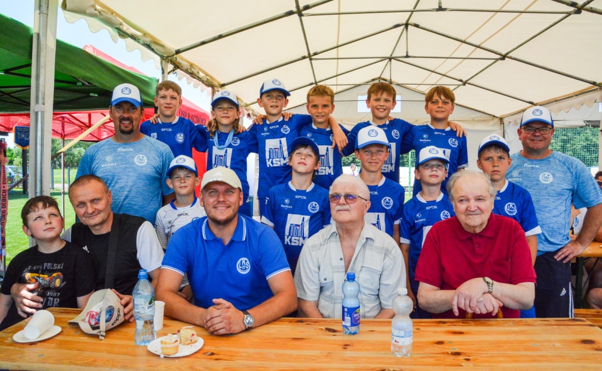 Piłkarskie święto w Markowicach z udziałem legendy - Serwis informacyjny z Raciborza - naszraciborz.pl