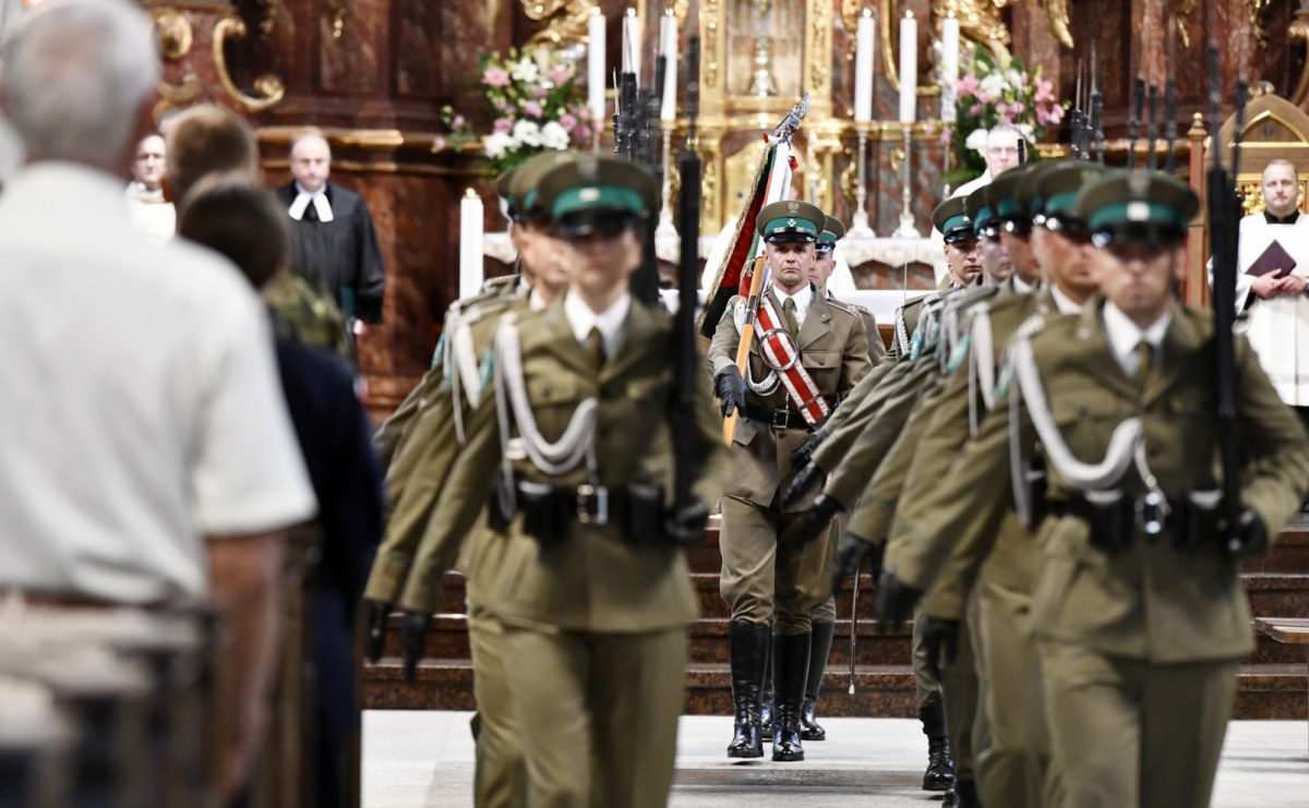 22 czerwca funkcjonariusze Śląskiego Oddziału SG uroczyście obchodzili w Opolu 35. rocznicę powstania Straży Granicznej. - Serwis informacyjny z Raciborza - naszraciborz.pl