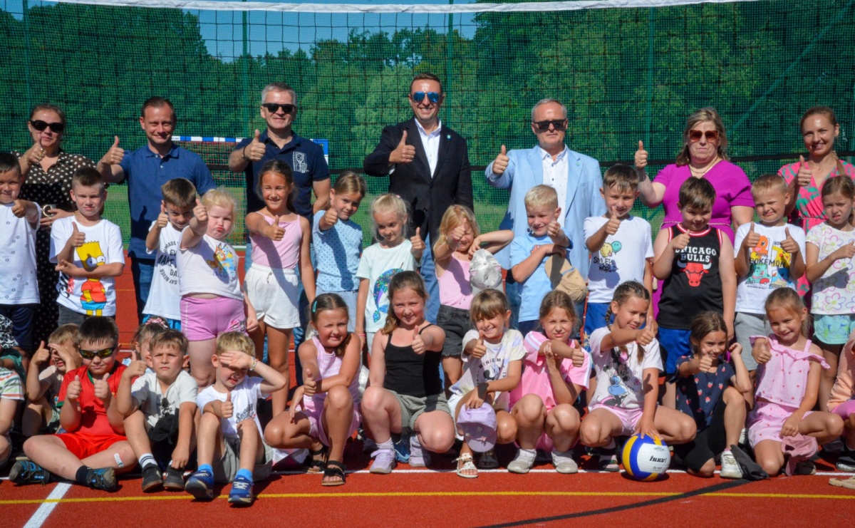 Nowe boisko wielofunkcyjne w Kornicach oficjalnie oddane do użytku [FOTO i WIDEO] - Serwis informacyjny z Raciborza - naszraciborz.pl