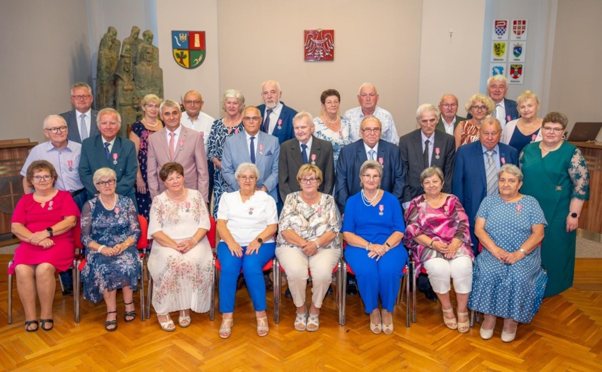 Złote Gody w Gminie Krzyżanowice. Jubilaci odebrali medale za 50 lat małżeństwa - Serwis informacyjny z Raciborza - naszraciborz.pl