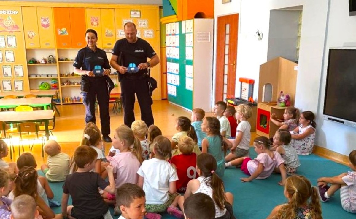 Nauka przez rozmowę i zabawę. Przedszkolaki o bezpieczeństwie przed wakacjami - Serwis informacyjny z Raciborza - naszraciborz.pl