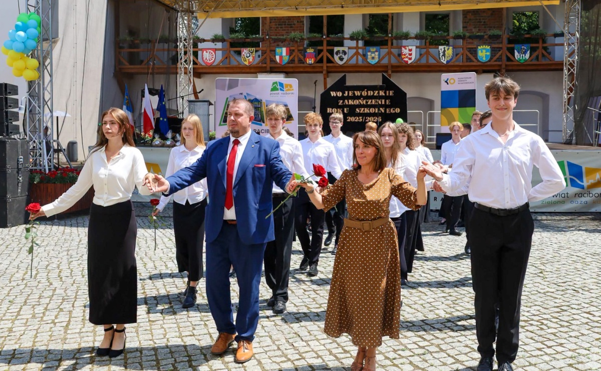 Wojewódzkie zakończenie roku szkolnego na Zamku Piastowskim w Raciborzu - Serwis informacyjny z Raciborza - naszraciborz.pl