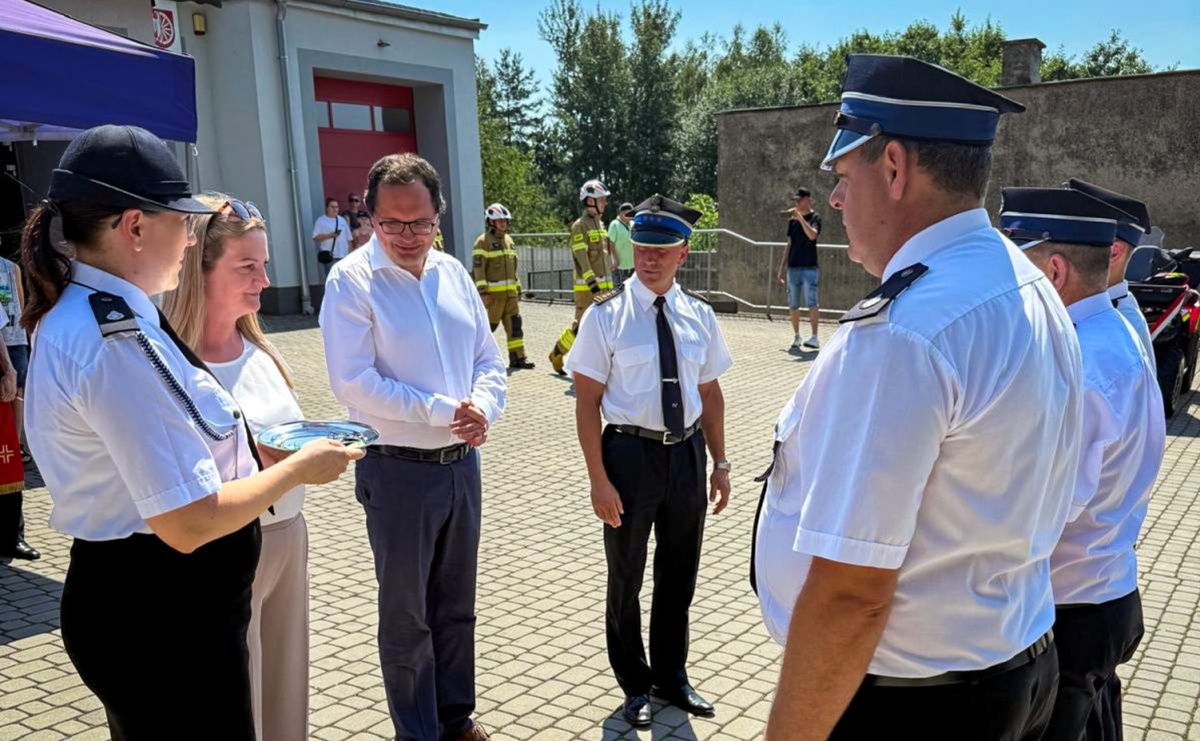 Uroczyste przekazanie nowego sprzętu w OSP Racibórz-Brzezie - Serwis informacyjny z Raciborza - naszraciborz.pl