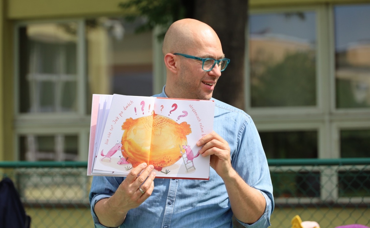 Magiczne spotkanie z Panem Poetą w raciborskiej bibliotece - Serwis informacyjny z Raciborza - naszraciborz.pl