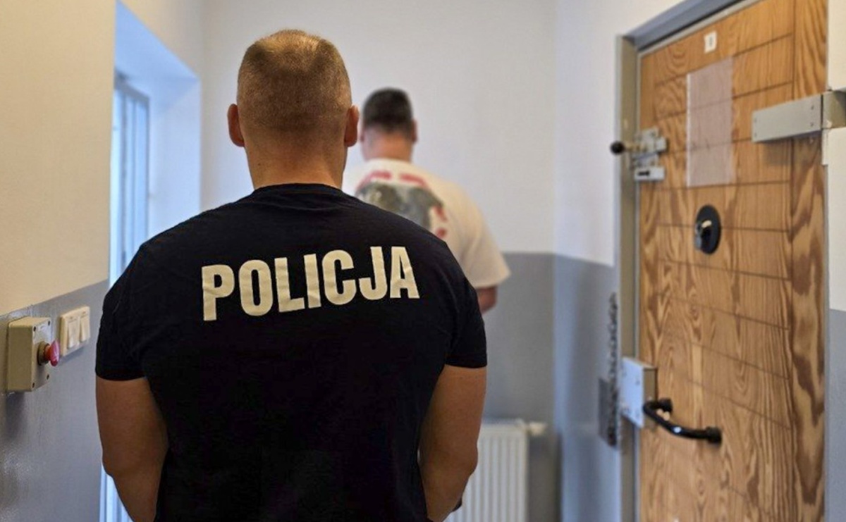 Tymczasowy areszt dla dwóch obywateli Czech po kradzieży portfela i próbie wypłaty pieniędzy - Serwis informacyjny z Raciborza - naszraciborz.pl