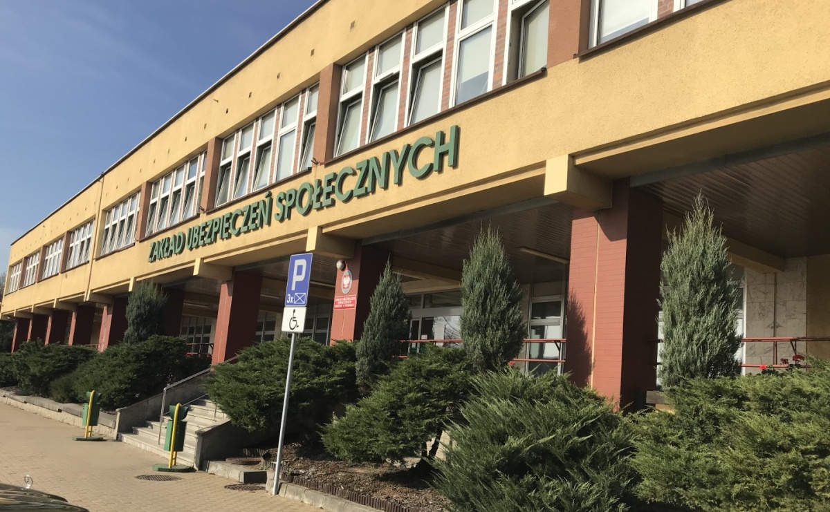 Ponad 300 tysięcy osób pobiera rentę socjalną. ZUS przypomina o zasadach - Serwis informacyjny z Raciborza - naszraciborz.pl