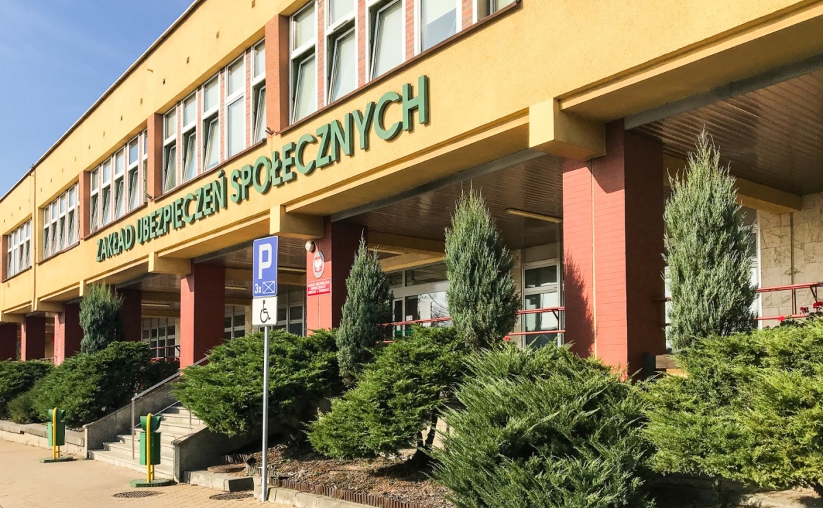 Ponad 300 tysięcy osób pobiera rentę socjalną. ZUS przypomina o zasadach - Serwis informacyjny z Raciborza - naszraciborz.pl