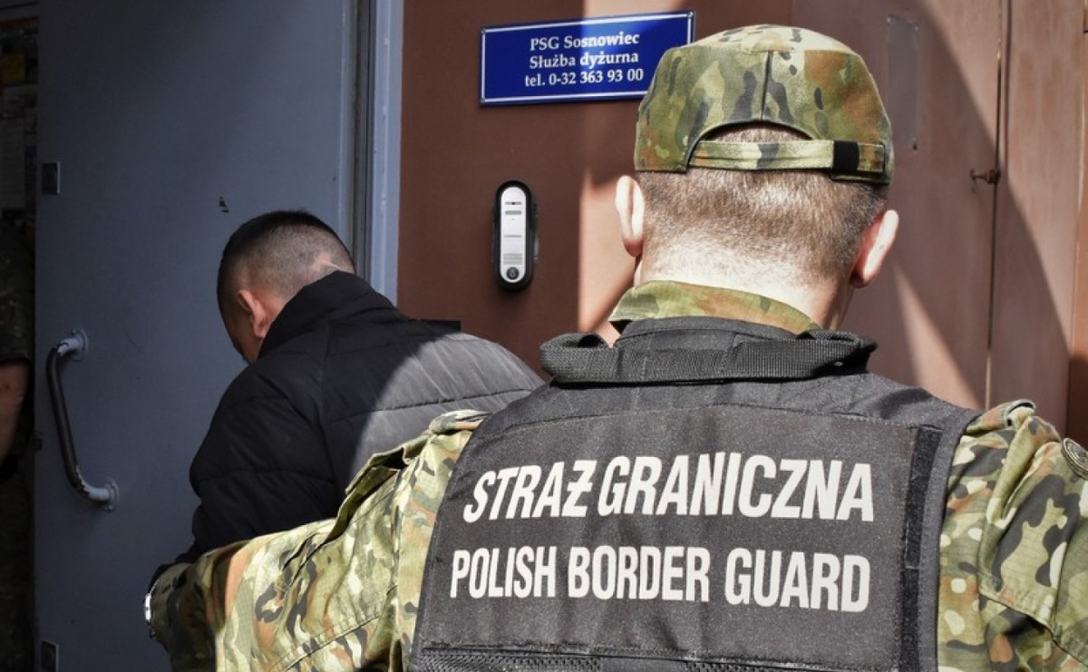 Pijany 19-latek wjechał w ogrodzenie – co się z nim stało?   - Serwis informacyjny z Raciborza - naszraciborz.pl